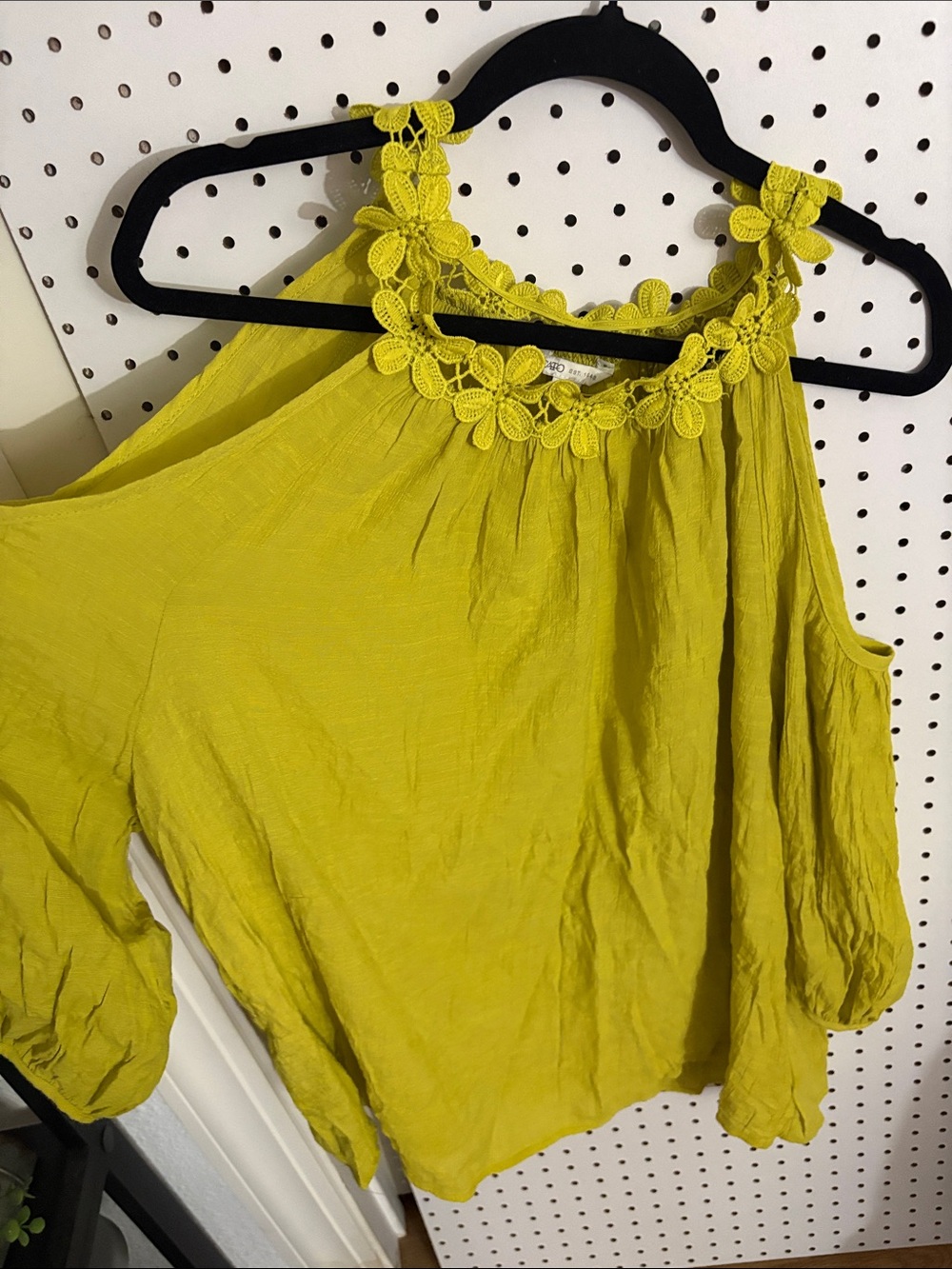Cato Lime Green Cold-Shoulder Floral Halter Blouse